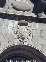 Palacio del Rey Nio. Escudo