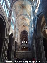 Catedral de vila. Nave central