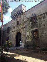 Palacio de Polentinos. Portada