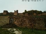 Castillo de Ripar. Con el cementerio en primer plano