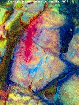 Pinturas rupestres de la Cueva de la Mina. Tratada con Dstretch