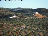 Aldea El Castil. El Castil Nuevo, el Castillo de Castil y al fondo la Pea de Martos