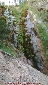 Aguascebas Grande. Chorreadero que da al ro, aguas abajo del Molino de la Parra