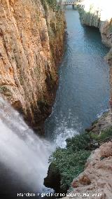 Parque Natural del Monasterio de Piedra. Cascada Cola de Caballo. Ro Piedra desde lo alto de la cascada