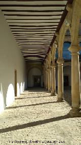 Hospital de Santiago. Patio Central. Galera baja