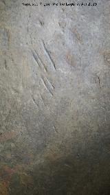 Dolmen de Soto. Petroglifo XVI. Grabados paralelos