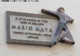 Placa a Mario Maya