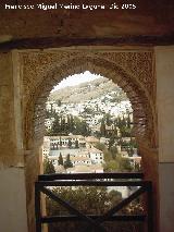 Alhambra. Palacio del Prtico. Vistas del Albaycn