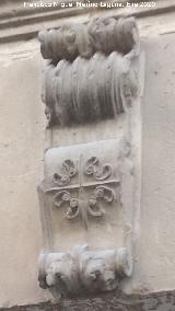 Casa de la Calle Cubillo n� 7. Voluta y cruz