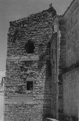 Torren de la Iglesia. Torren rabe adosado a la iglesia. Foto aos 70