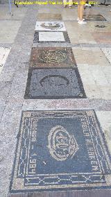 Plaza del Arco. Escudos de las Cabilas