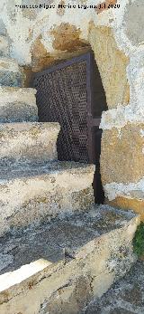 Castillo de Olvera. Puerta cegada por escaleras actuales