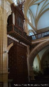 Iglesia de la Encarnacin. rgano y puerta