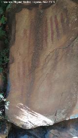 Pinturas rupestres del Arroyo del Chortal III. Barras del grupo III