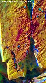 Pinturas rupestres del Arroyo del Chortal III. Tratada con Dstretch