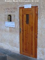 Convento de San Esteban. Confesionario de Santa Teresa. Entrada desde el claustro