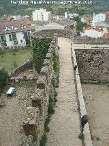 Castillo de la Coracera. Muralla. Adarve