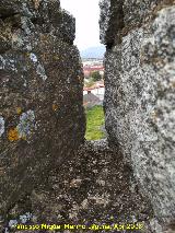 Castillo de la Coracera. Muralla. Almena