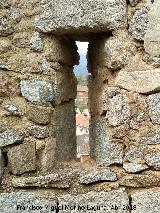 Castillo de la Coracera. Muralla. Saetera