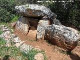 Dolmen de las Protuberancias. Lateral