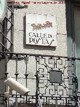 Calle de Postas. Placa