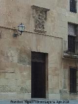 Casa Seorial de la Plaza de Santa Mara n 1. Escudo y portada