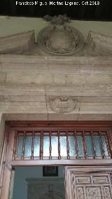 Monasterio de San Jernimo. Sala del Captulo de Culpas. Puerta del Captulo de Culpas con escudo y ao 1607