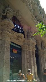 Pasaje de Lodares. Detalle de la fachada