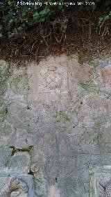 Parque Natural del Monasterio de Piedra. Fuente de los Salmones. Escudo del ICONA