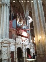 Catedral del Salvador. Coro. rgano a las naves de la epstola