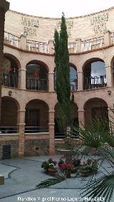 Ermita del Cristo del Prado. Patio de la residencia