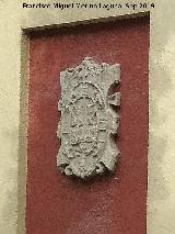 Pilar de Don Pedro. Escudo izquierdo