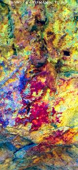 Pinturas rupestres Abrigo Este de las Pe�as de Castro IV. Tratada con Dstretch