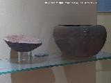 Historia de Carmona. Cuencos prehist�ricos. Museo del Alc�zar de la Puerta de Sevilla