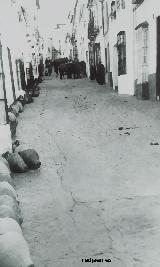 Historia de Olvera. Foto antigua. Colas de c�ntaros para las fuentes p�blicas