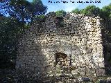 Casa forestal de la Hoya del Cao. Lateral izquierdo con restos del horno