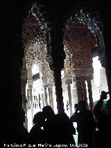 Alhambra. Sala de los Reyes. El Patio de los Leones desde la Sala