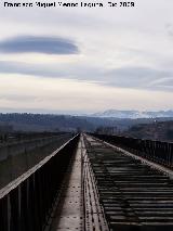 Puente del Hacho. Sobre el puente