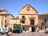 Plaza de La Mancha. Ayuntamiento y caones