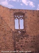 Castillo de Yeste. Ventana con parteluz a intramuros