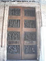 Baslica de los Desamparados. Puerta lateral