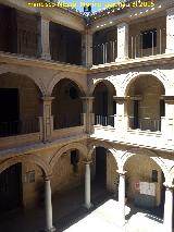 Palacio Abacial. Patio
