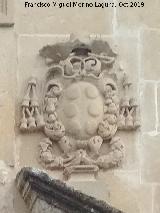 Seminario Conciliar San Felipe Neri. Escudo derecho