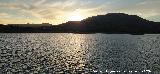 Ocaso. Pantano del Guadal�n - Vilches