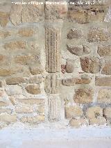 Iglesia de Santiago Apstol. Restos arqueolgicos en los muros