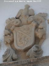 Casa de la Calle Pozo n 15. Escudo