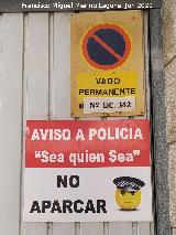Cazorla. Cartel de prohibido aparcar