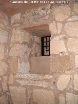 Alcazaba. Torre del Homenaje. Sala de la Guardia. Tronera que protege la entrada a la Torre del Homenaje