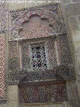 Mezquita Catedral. Puerta del Espritu Santo. Ventana derecha
