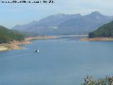 Pantano del Tranco. Barco Solar del Tranco